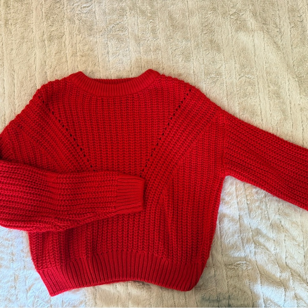 H&M Red Crew Neck Sweater with Ribbed Knit Texture